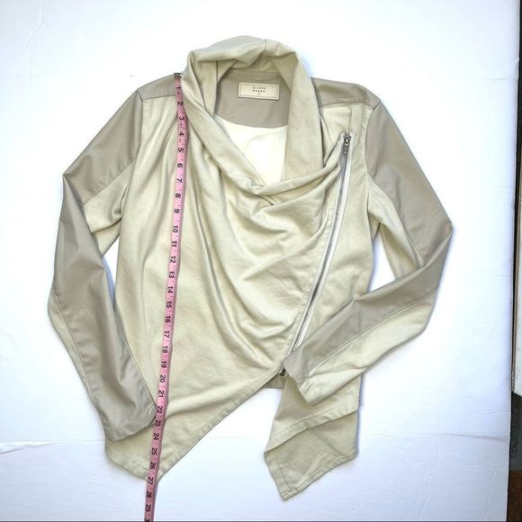 Blank NYC Drape Front Vegan Leather Moto Jacket Taupe Size Small - Picture 10 of 10